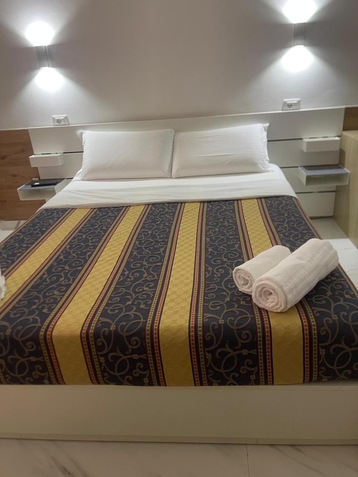Hotel Palace *